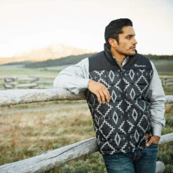 Ariat Men's Pendleton® Crius Kiva Insulated Vest 10036946 13 Ariat Men's Pendleton® Crius Kiva Insulated Vest 10036946 -Ariat 10036946 lifestyle